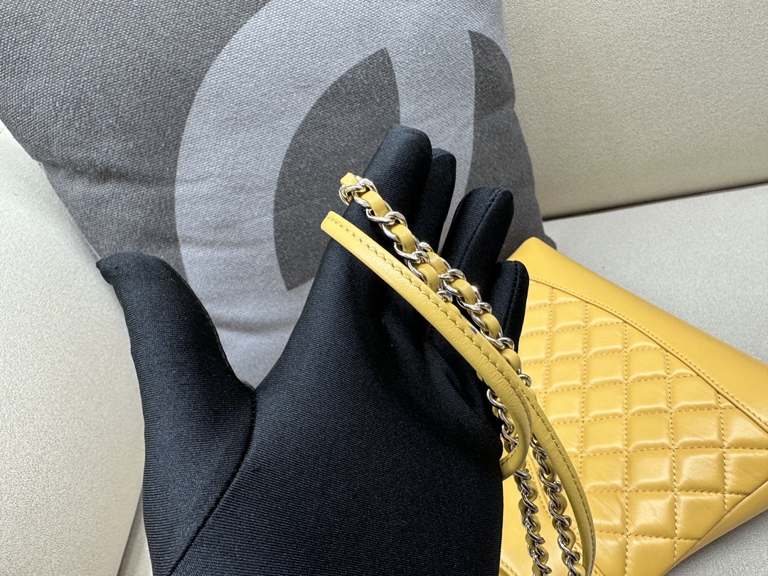 Calfskin Mini 31 Chain Shoulder Bag Handbag AS4133 Yellow